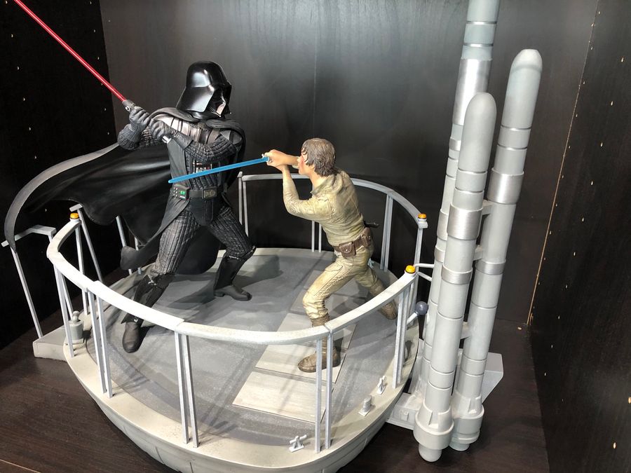 Star Wars Luke Skywalker vs Darth Vader Diorama Limited Edition Statue Sideshow