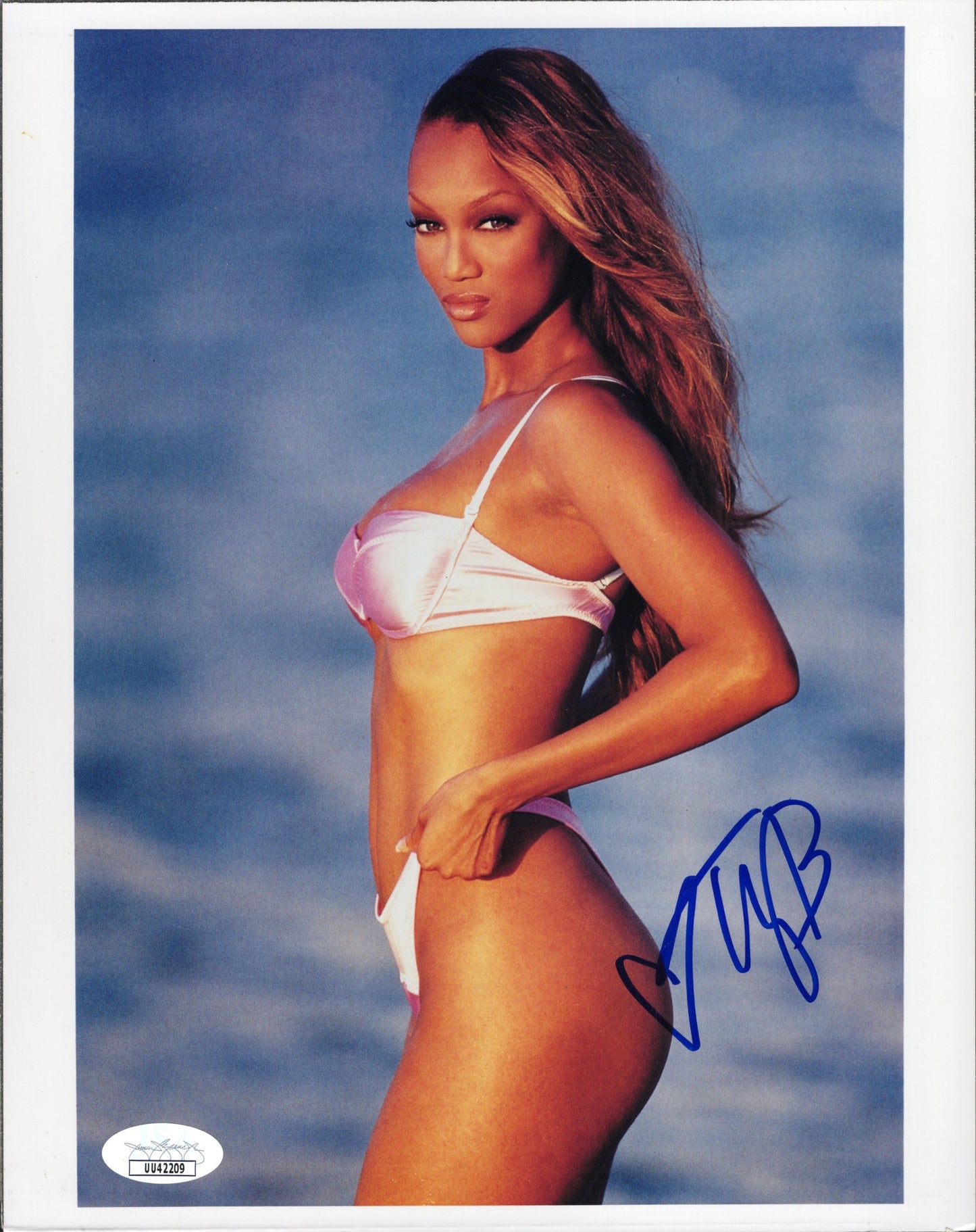 Tyra Banks Signed Photo 8x10 Mounted, PSA JSA Double Certified Authentic