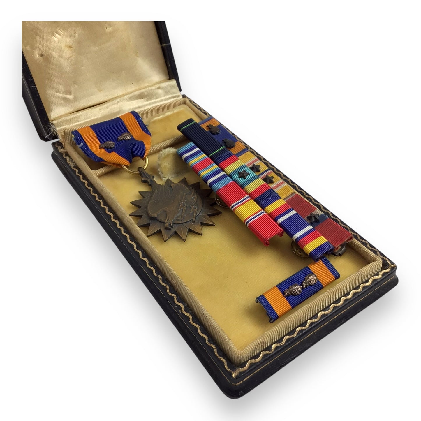 U.S. Navy Air Medal Named to D.R. White with Ribbon Bars, Lapel Pin, and Case