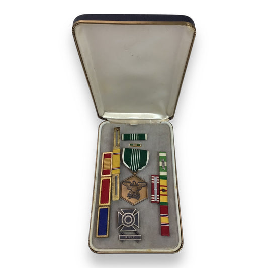 U.S. Vietnam War Veteran’s Military Medals & Ribbons Collection