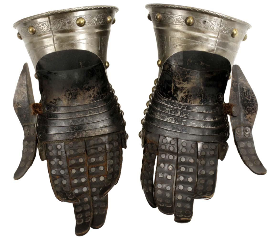 Victorian Knight’s Armor Gauntlets – 16th–17th C. Style w/ Etched Detail