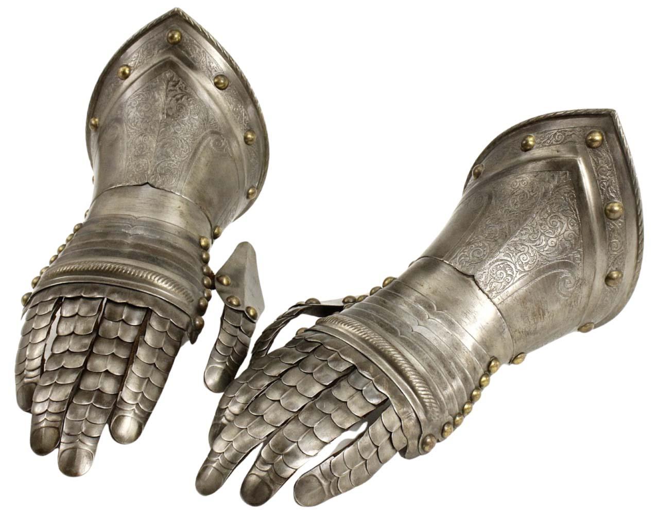 Victorian Knight’s Armor Gauntlets – 16th–17th C. Style w/ Etched Detail
