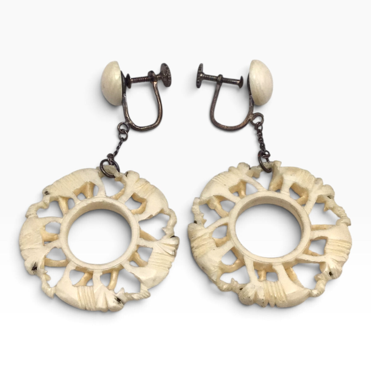 Vintage Carved Elephant Circle Earrings – Bone Dangle Screw-Back