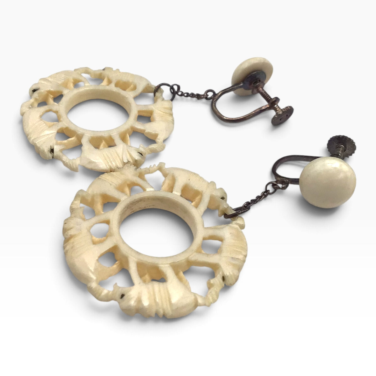 Vintage Carved Elephant Circle Earrings – Bone Dangle Screw-Back