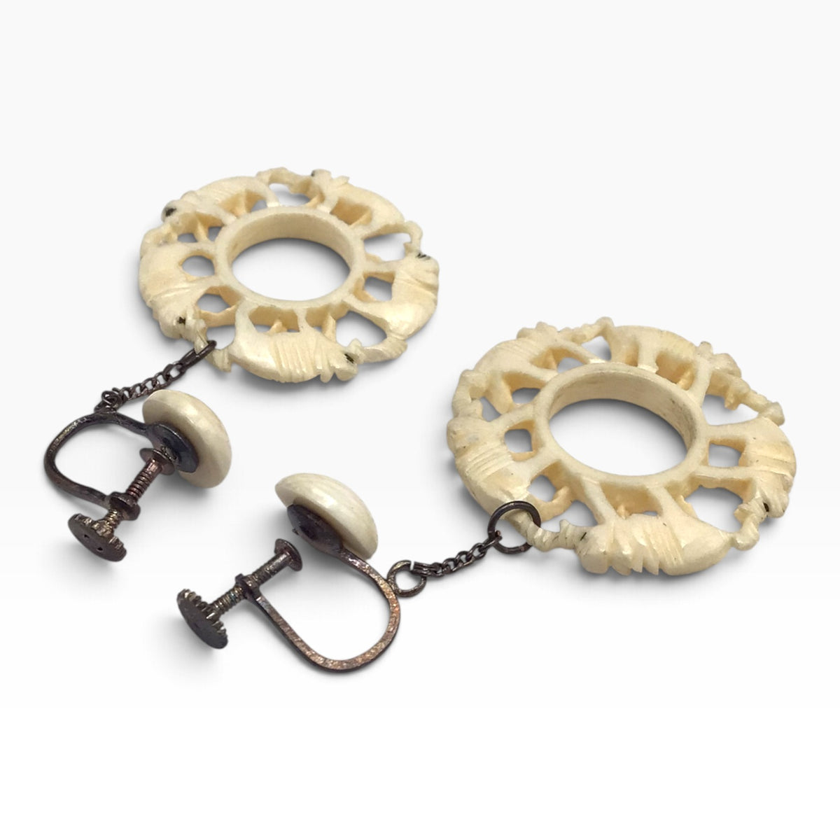 Vintage Carved Elephant Circle Earrings – Bone Dangle Screw-Back