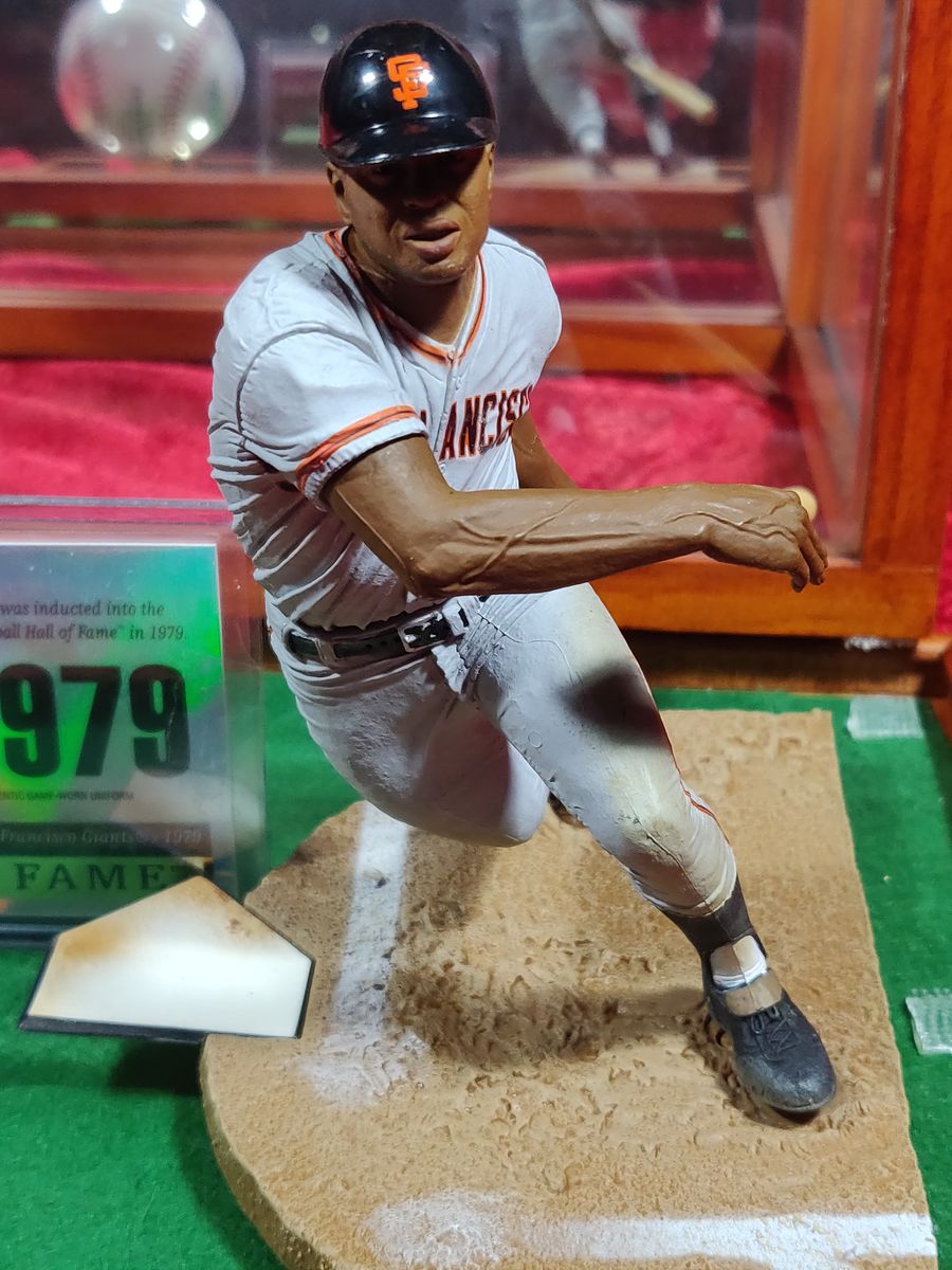 Willie Mays Shadowbox Signed Baseball, Jersey Card & Figure San Francisco Giants