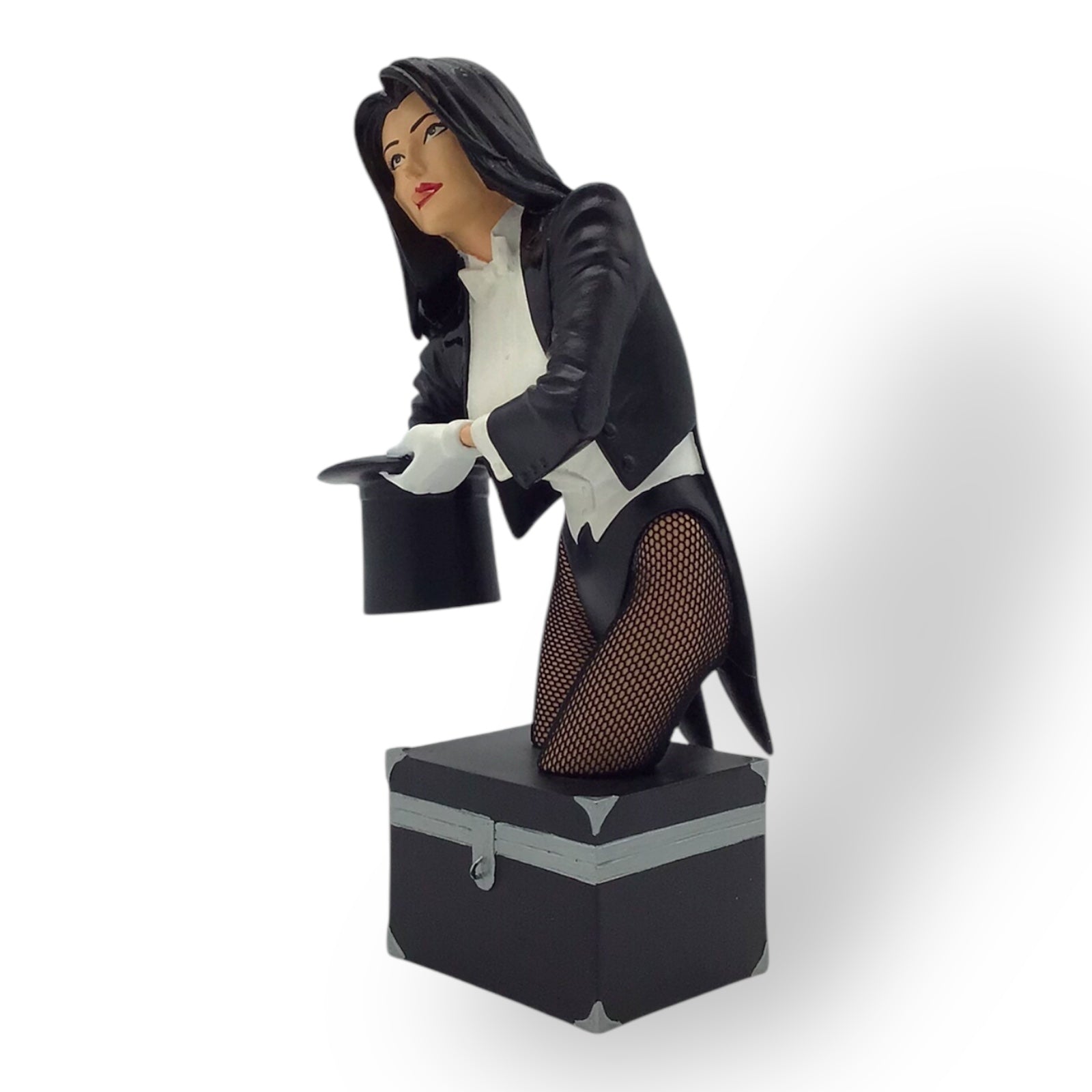 Women of the DC Universe Zatanna Bust by Adam Hughes - Limited Edition