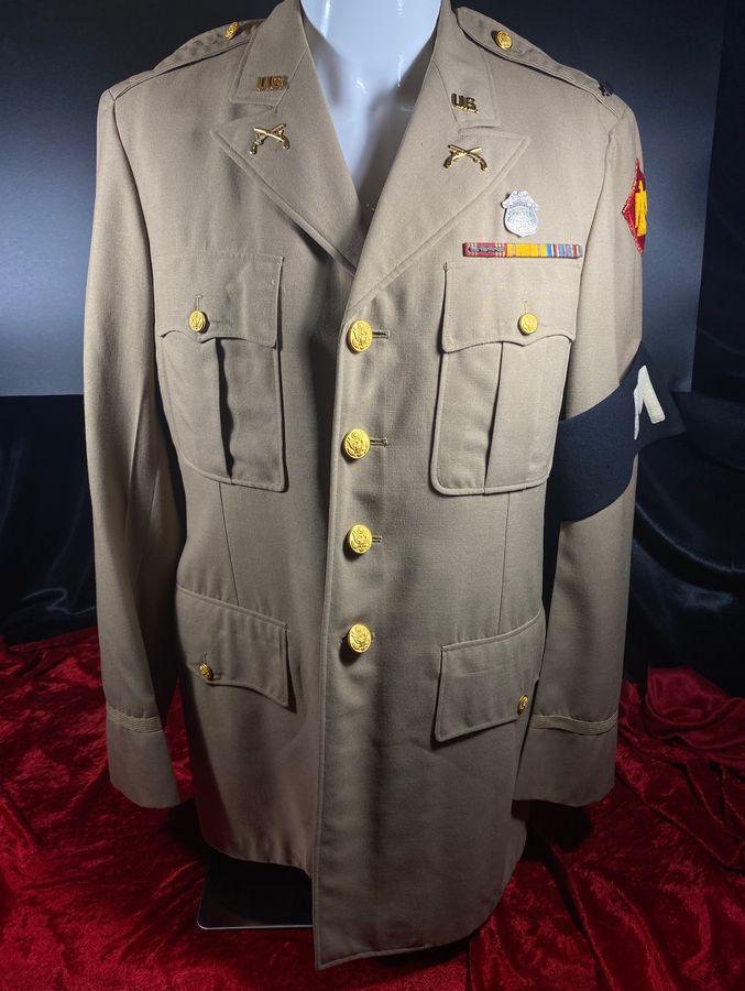 World War 2 US Army Military Police Uniform (Military Police Armband/ American D