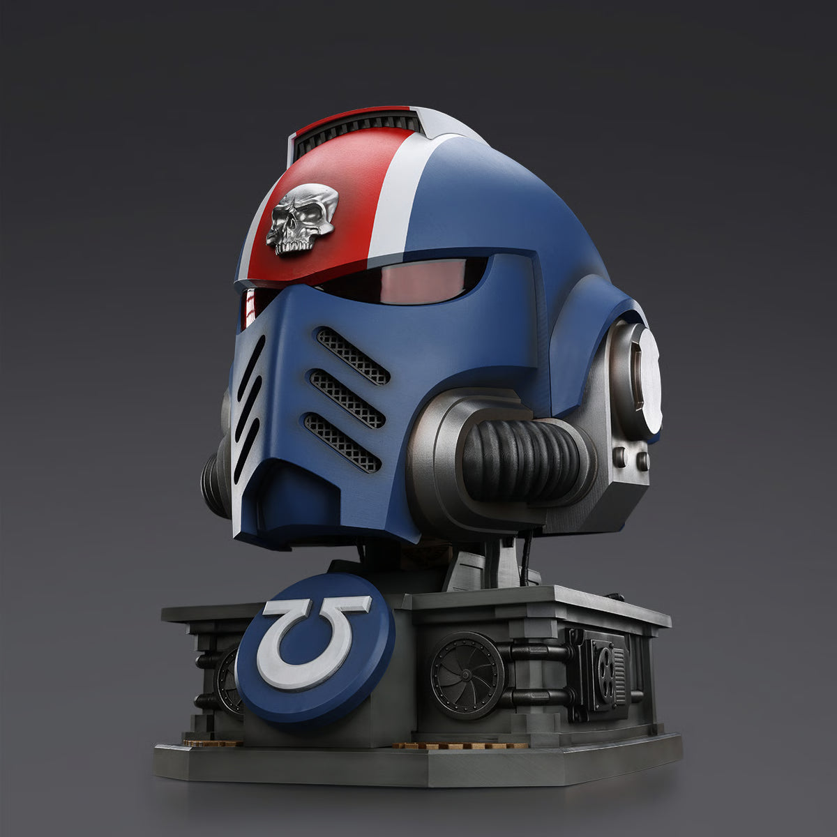Sideshow Ultramarines Lieutenant Titus MKX Helmet & Display Stand