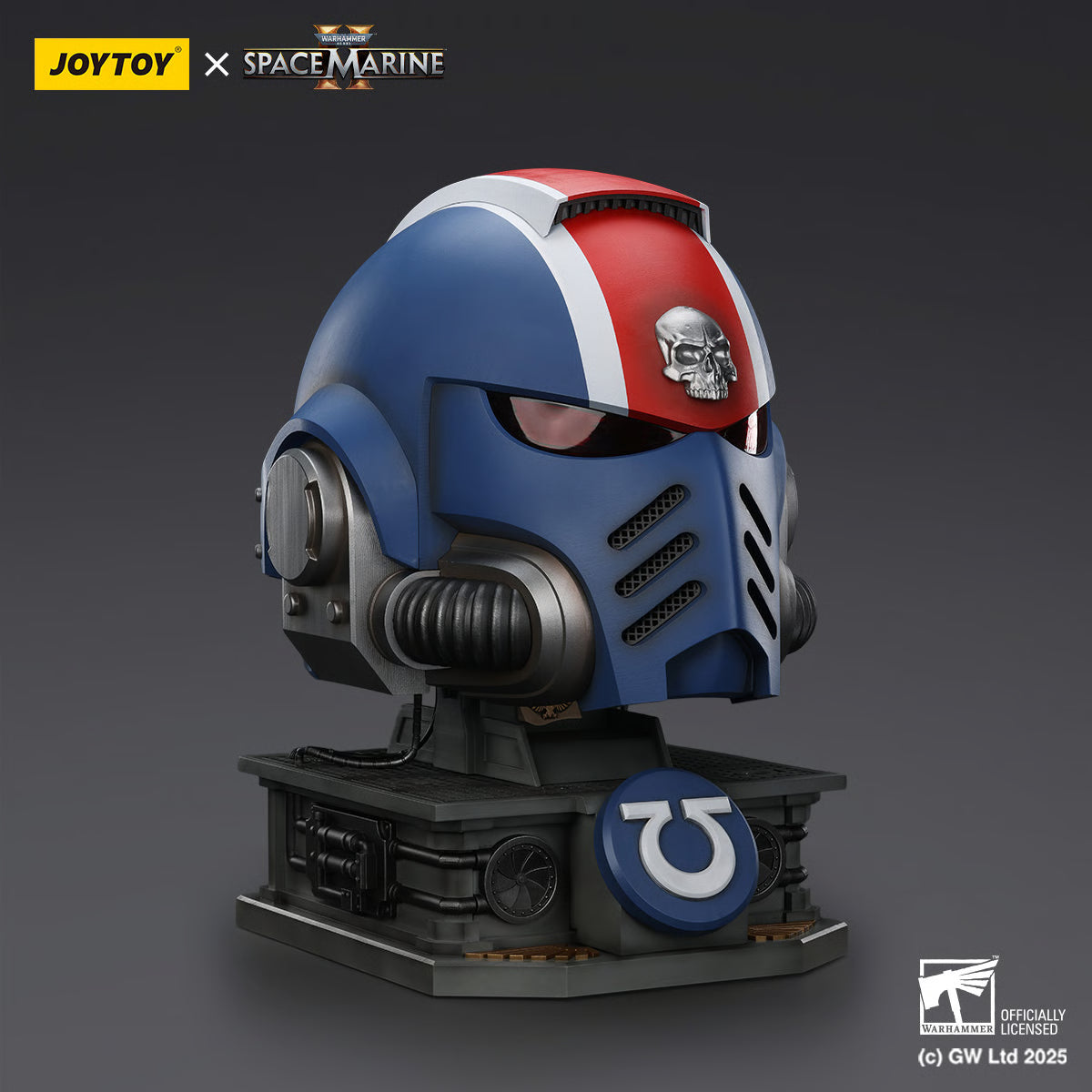 Sideshow Ultramarines Lieutenant Titus MKX Helmet & Display Stand