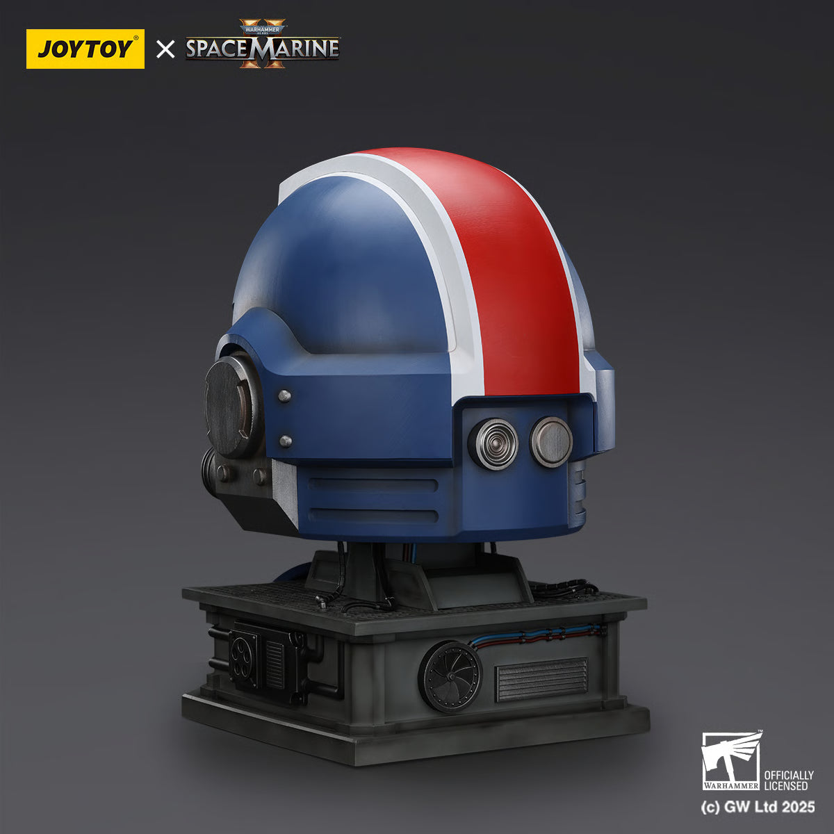 Sideshow Ultramarines Lieutenant Titus MKX Helmet & Display Stand