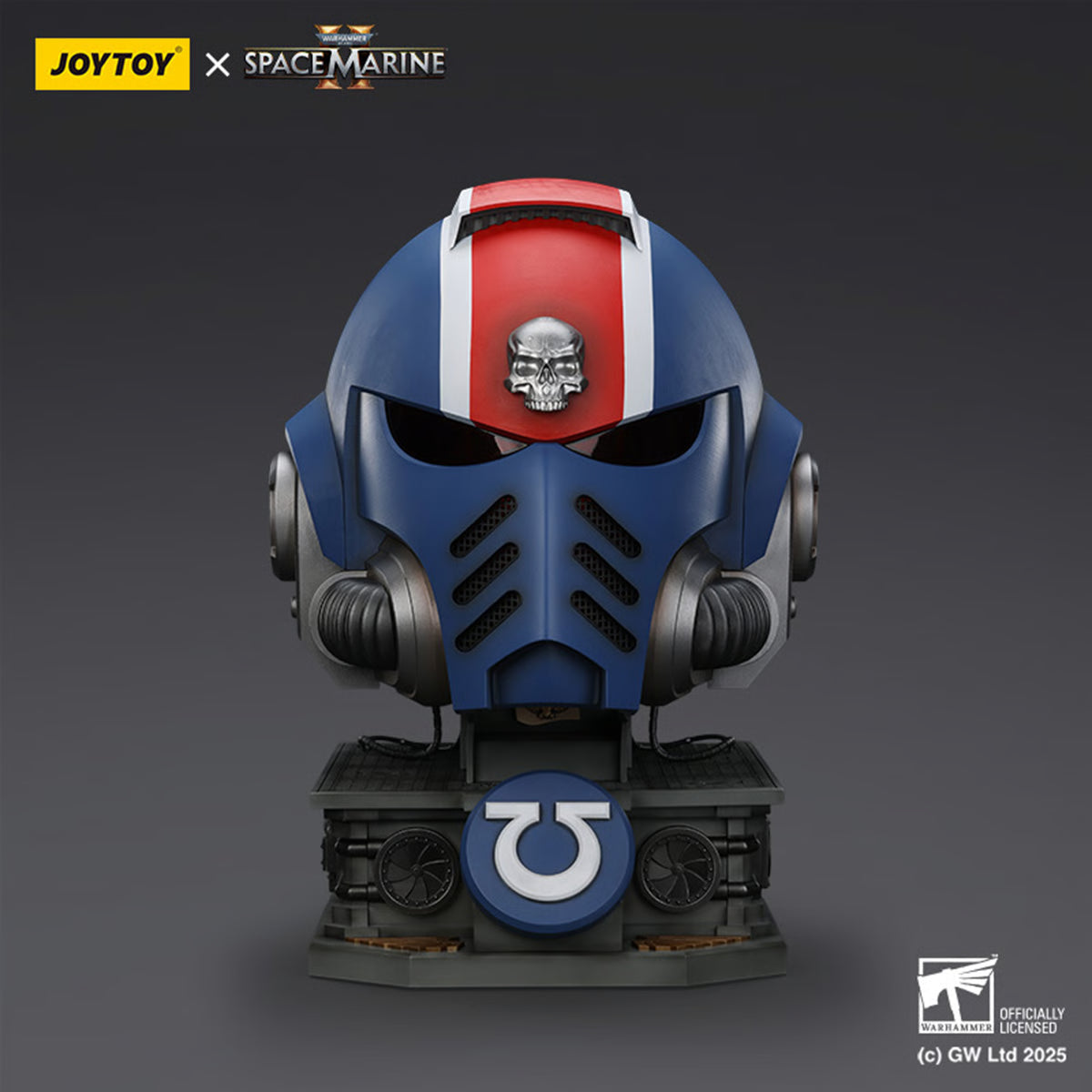 Sideshow Ultramarines Lieutenant Titus MKX Helmet & Display Stand